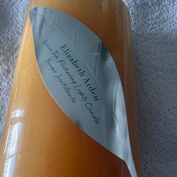 Elizabeth Arden Green Tea 5.5 Inches tall- Candle In Original Package. - Picture 3 of 6